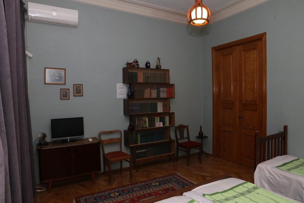 Sun Guest House Kutaisi Exterior photo