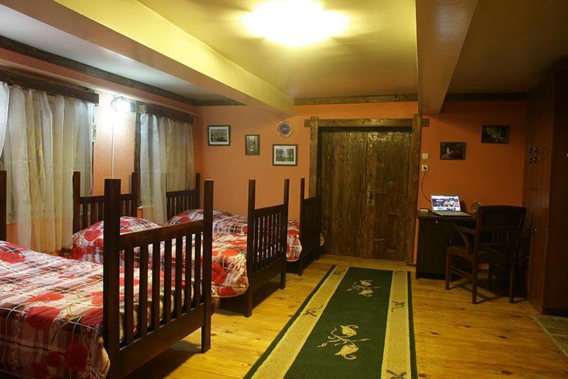 Sun Guest House Kutaisi Exterior photo